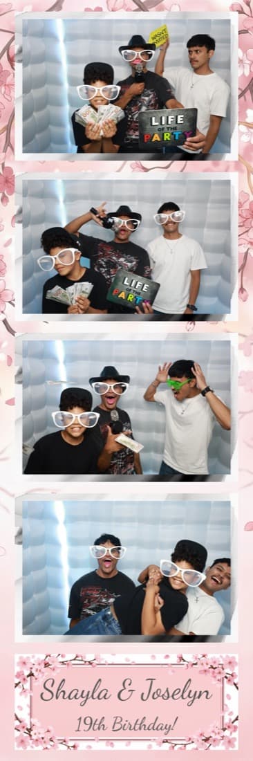 Tira personalizada de cumpleaños con props de fiesta