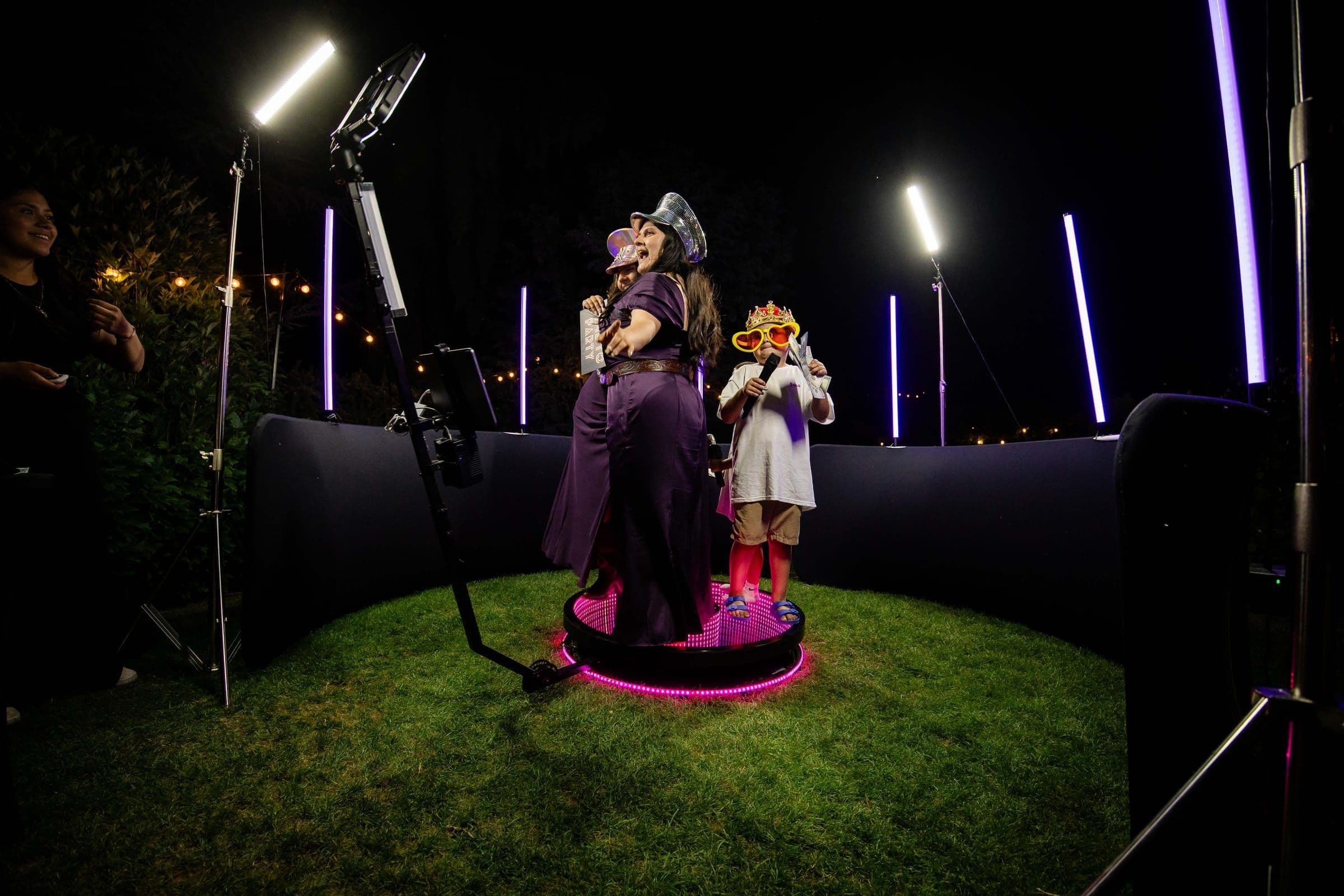 Fun 360 booth customer moment at a Yakima event